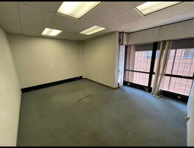1,073M² OFFICE TO LET IN ALRODE
